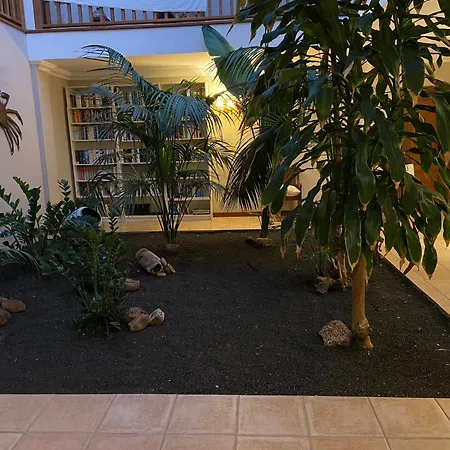 Casa Tegue Βίλα Nazaret